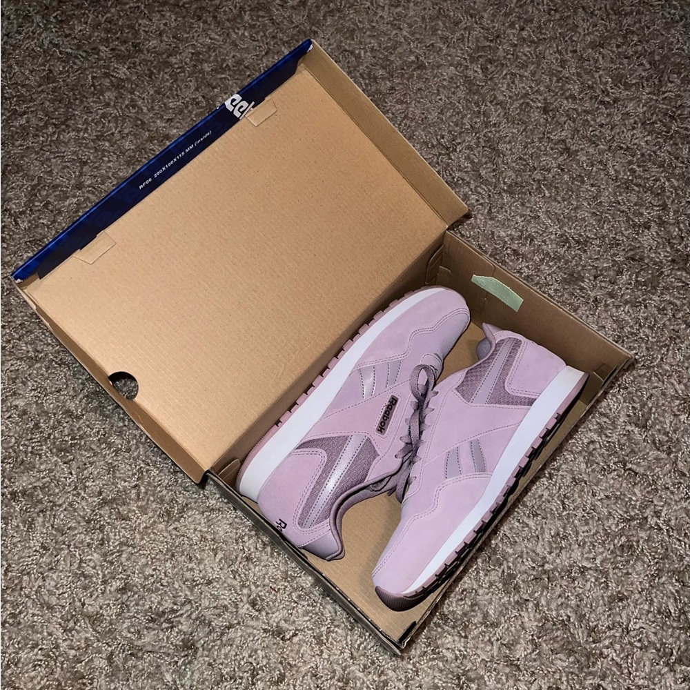 Like New Women’s Reebok Classic Harman Shoes - Lilac Sz 8.5